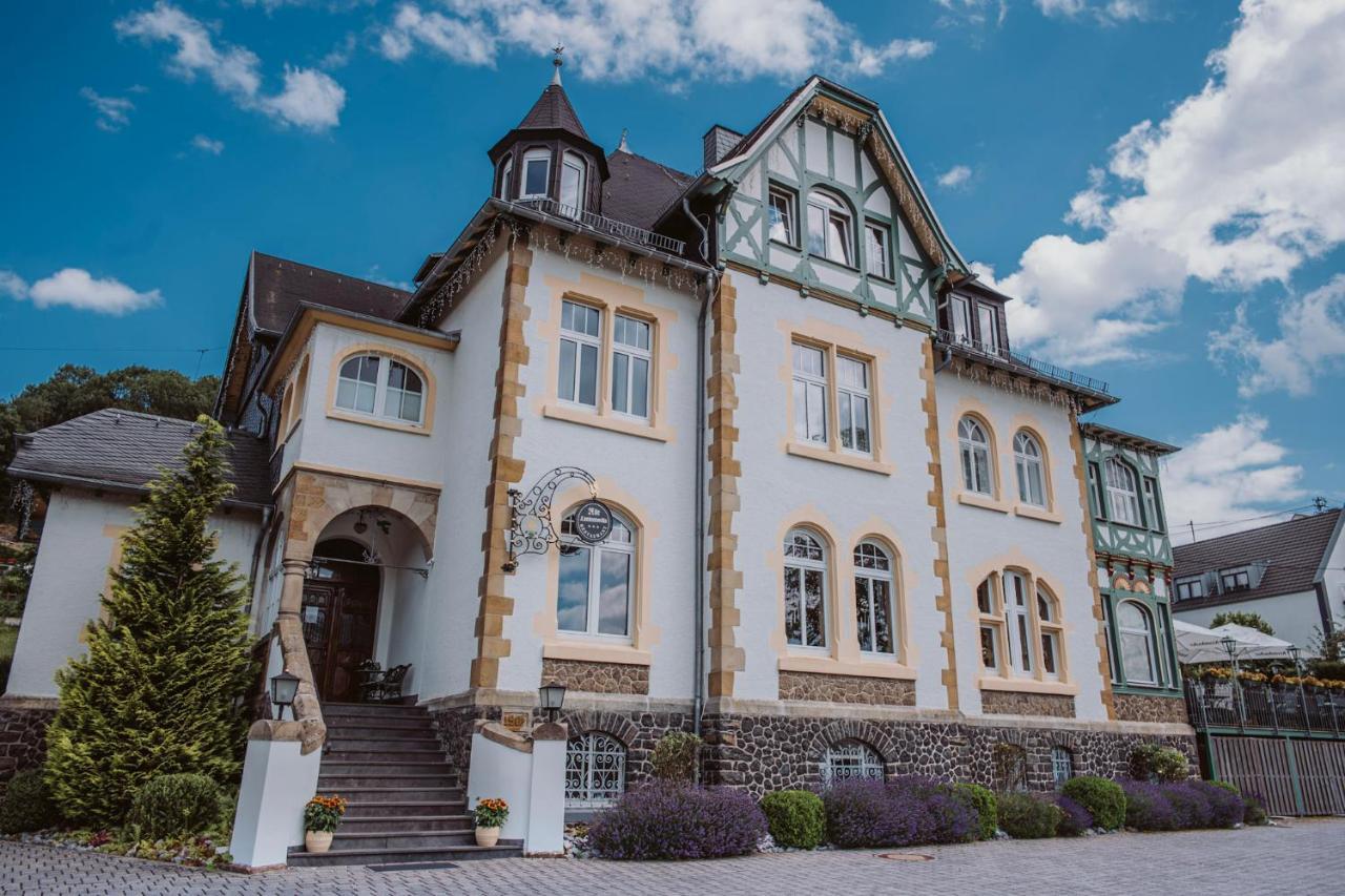 Alte Landratsvilla Hotel Bender Westerburg  Exteriör bild