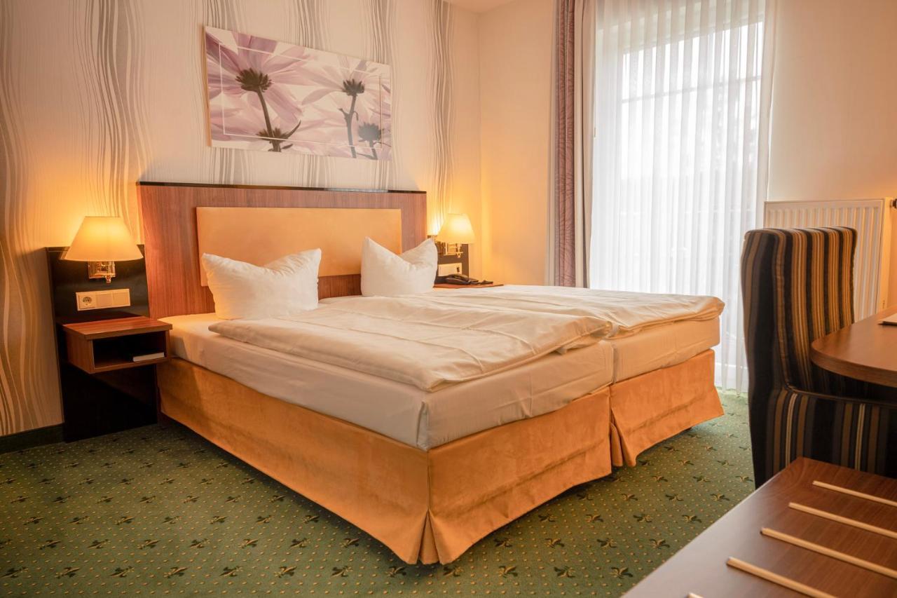 Alte Landratsvilla Hotel Bender Westerburg  Exteriör bild