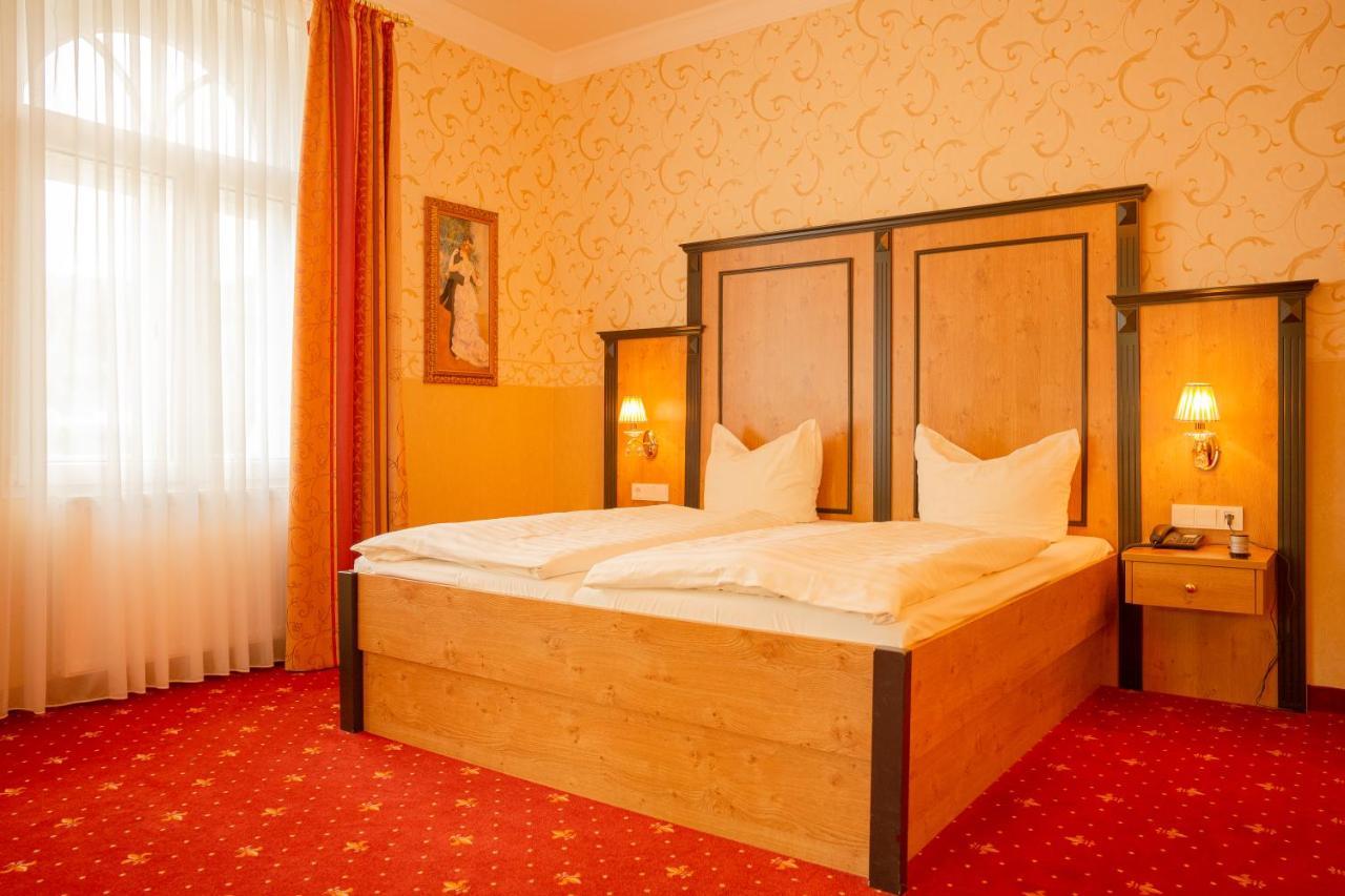 Alte Landratsvilla Hotel Bender Westerburg  Exteriör bild