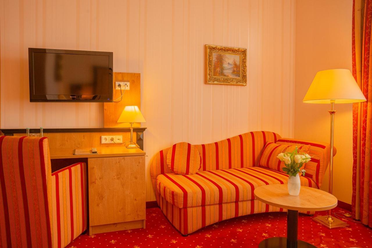 Alte Landratsvilla Hotel Bender Westerburg  Exteriör bild