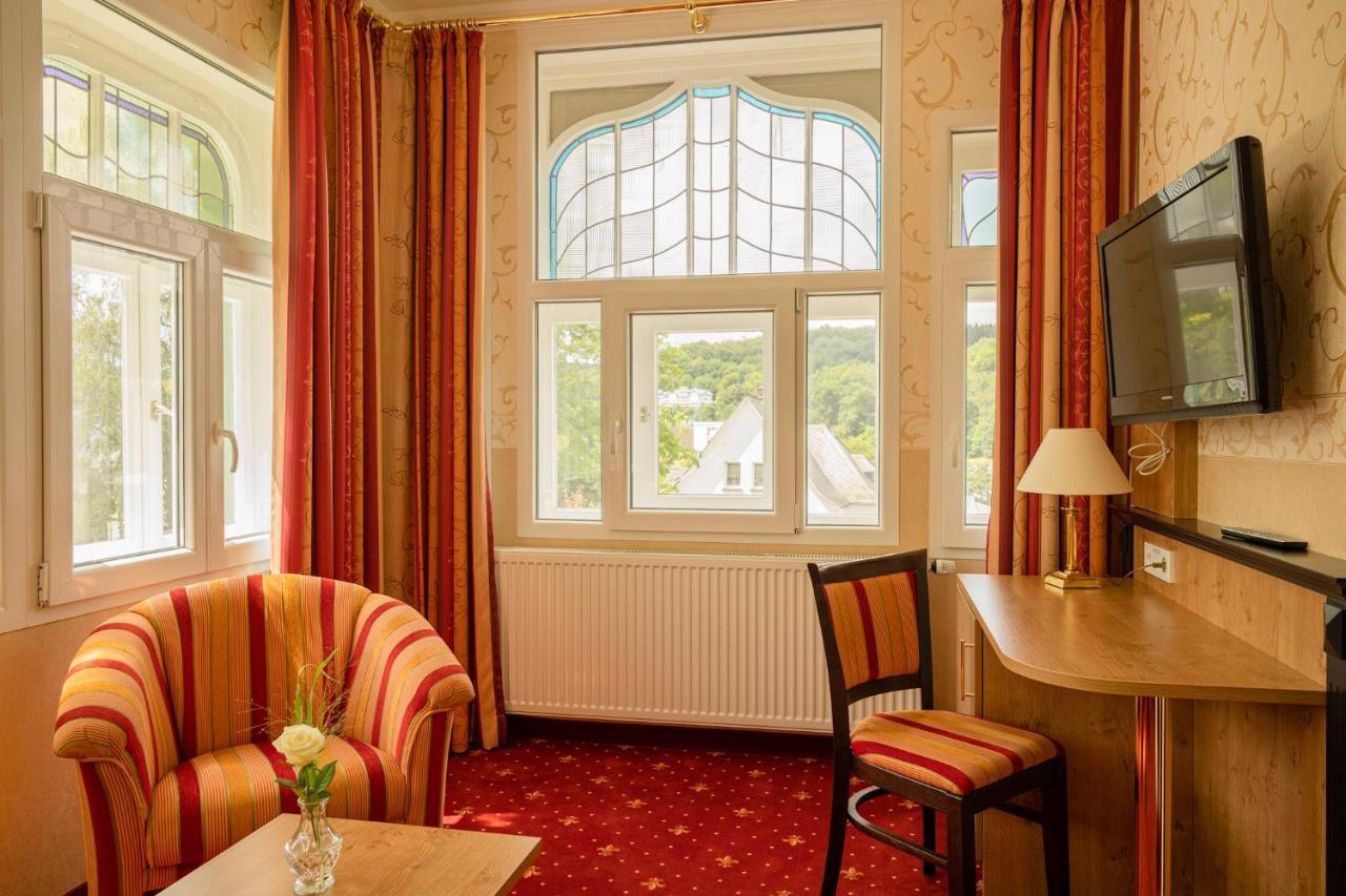 Alte Landratsvilla Hotel Bender Westerburg  Exteriör bild