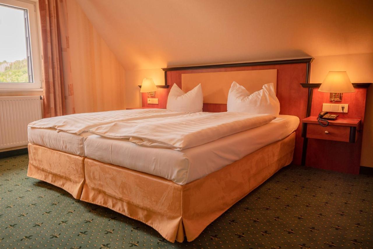 Alte Landratsvilla Hotel Bender Westerburg  Exteriör bild
